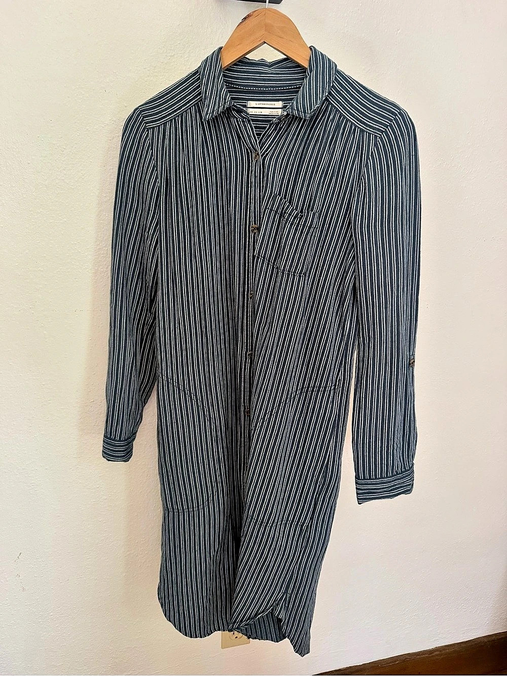 Anthropologie Striped Cotton Button Down in Blue & White Size Medium